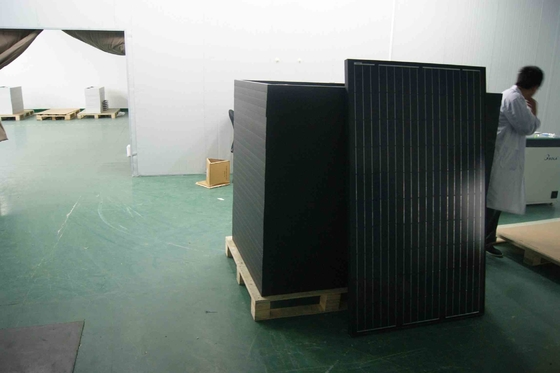kopen 156.75mm 330w 340w Monozonnepanelen met Zwarte Backsheet online manufacture