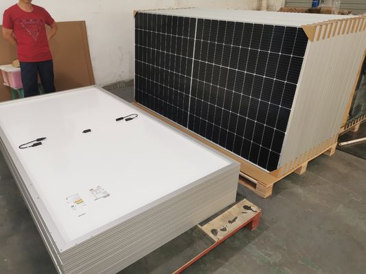 Half Cel Monocrystalline Zonnepaneel 540W 545W 550W 555W