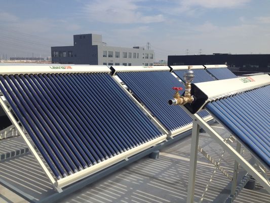 Het hotel/de Herbergen zetten Zonnewarm water Verwarmingssysteem met Intelligent Controlemechanisme onder druk